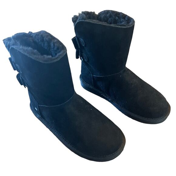 Koolaburra Kattie Black Suede Faux Fur Lined Bow Detail Winter Boots NEW Size 4 - Picture 1 of 9